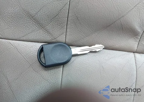 2005 Mercury Grand Marquis Ls/Lse from USA, damaged, VIN 2MEFM75W45X616022